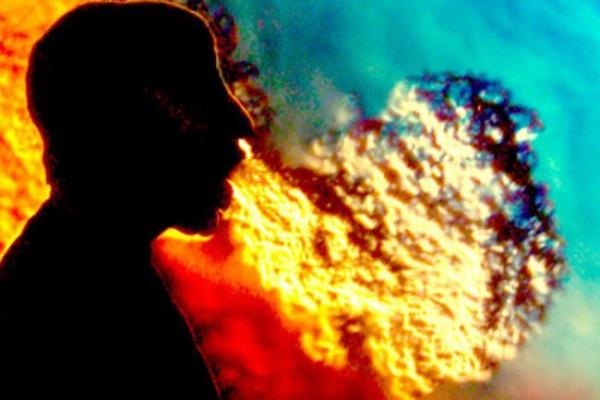 zel tekniklerle ekilen bu fotoraflar insan gznn gremedii anlar ve nesleleri ayrntlaryla ortaya koyuyor. Alman fiziki August Toeplerin gelitirdii bir fotoraf tekniiyle ksrk an byle grntlendi.