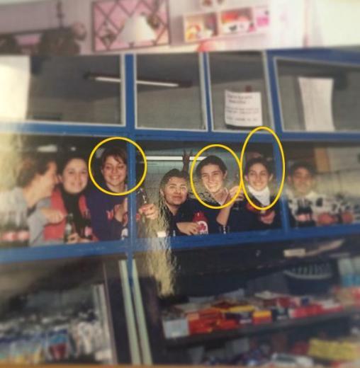 Esra Eron, nl arkc Sla ve oyuncu Zeynep Beerler yllar nce ekilmi fotoraflarn Twitter&#8217;da paylat.