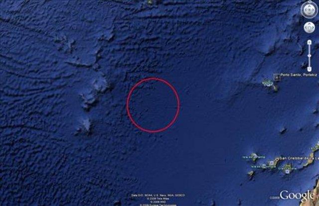 nceki gece yaplan srad keif, okyanus bilimcileri ve jeofizikileri harekete geirdi. Harabe olduu sanlan su alt ekilleri, Afrika ktasnn bat sahillerine 997 kilometre uzaklkta yer alyor...