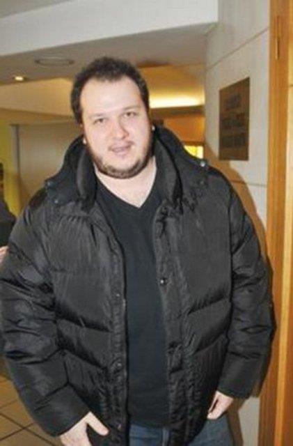 ahan Gkbakar, amarhane adnda bir yapm irketi kurdu. nl komedyen irketinin mottosunu da "kazandm, kazandrdm, kazandracam" diyerek aklad.