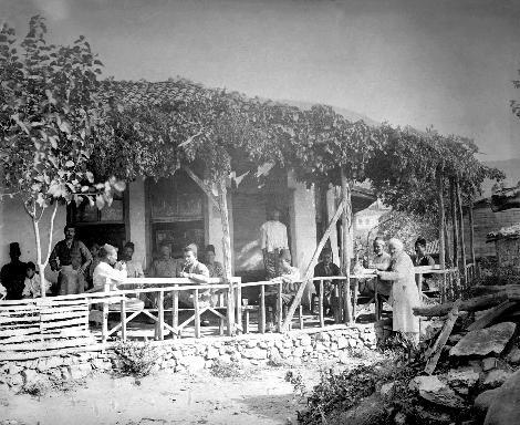 eyhli Ky'nde kahvehane Kartal