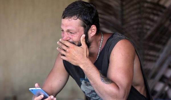 Eski futbolcu ile ayn takmda oynamaktan duyduu memnuniyeti dile getiren Atakan, "Yattara nemli bir adamd; bir futbol efsanesiydi. Benim o adamla ayn takmda futbol oynamlm var. Bunlar ok mutluluk verici eyler" dedi.