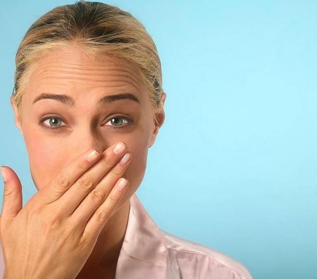 Di fralamak vcudu besleyen bir durum olmad iin oruluyken de di macununu yutmamak kaydyla di fralamann bir mahsuru yok. Di macunu da, az suyu da oruluyken rahatlkla kullanlabilir. Banyo yapmann nasl oru iin bir mahsuru yoksa di fralamak da ayn mant tayor.