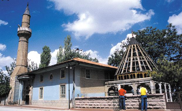 Trbe Konya'da bulunmaktadr. ban ve benzeri yaralar iyiletirdii sylenir.