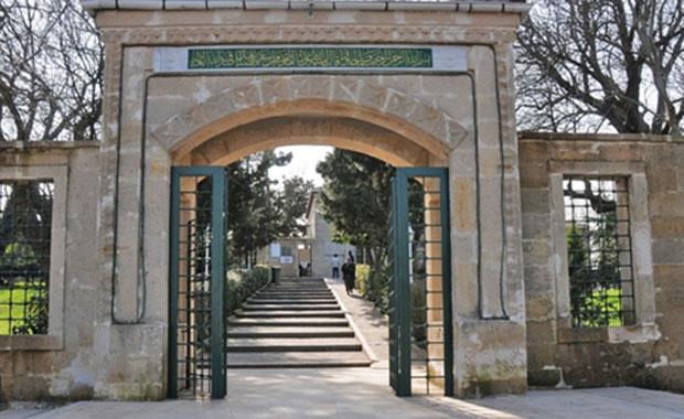 Yu Tepesi stanbul&#8217;un Anadolu Kavanda Beykoz ilesinde bulununan tepedir. Kuzeyinde Yoros kalesi bulunur. Zirvesi denizden 201 m yksekliktedir. Bu zirve, Yu Trbesi ve Camii&#8217;nin bulunduu mekndr.