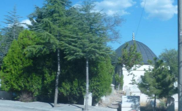 mam Efendi Trbesi    Elaz'da bulunan mam Efendi Trbesi i bulmak isteyenlerin gittii bir trbedir. mam Efendi Trbesi'ne gidip i bulan insanlarn hikayesi dilden dile dolamaktadr.