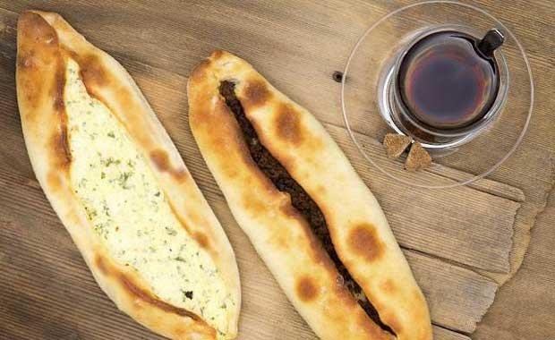 Baz lezzetleri evde kendimiz yapmaya altmzda ayn tad yakalayamayz. te onlardan bir ka...<br>  Pide