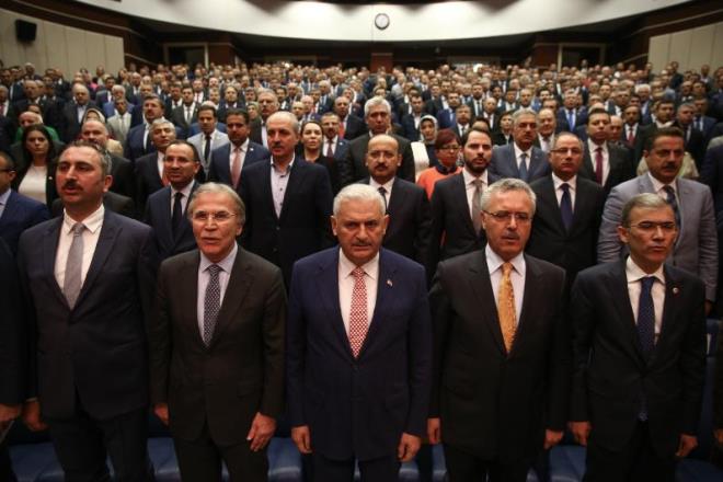 Durumu fark eden niversiteden bir hocann, Gemi na ve Deniz Bilimleri Fakltesini tercih etmesinin onun iin iyi olacan, birok dersin makine mhendisliiyle ayn olduunu sylemesi zerine Yldrm, bu blme kayt yaptrd.