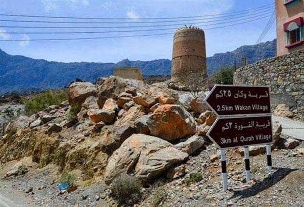 evresi sarp dalarla evrili kk bir ky.