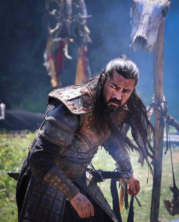 TRT'nin dnem dizisi Dirili Erturul'un son blmnde Baycu Noyan'n Erturul tarafndan ldrlmesi tartmalara neden oldu.