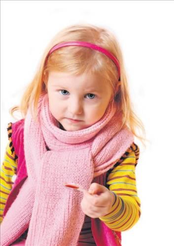 <p><b>Neden ateimiz ktnda rz? </b></p>  Ate, vcudun kendi termostatnn ssn ykseltmesiyle ortaya kar. Ancak kii terlemedii ya da kan basnc ykselmedii iin r