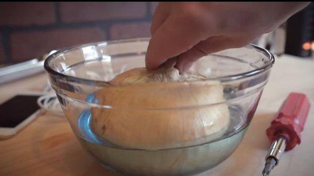 Soan herhangibir enerji ieceinin iine brakp yaklak yarm saat brakp kimyasal reaksiyona gemesini bekliyorsunuz.