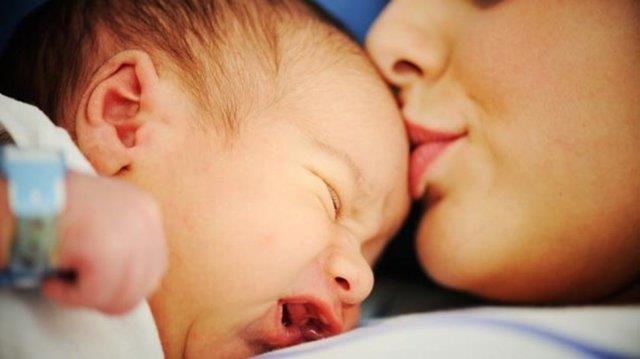 (Benim) ilk gz arm  <p>  &#8220;The first pain of my eye&#8221;