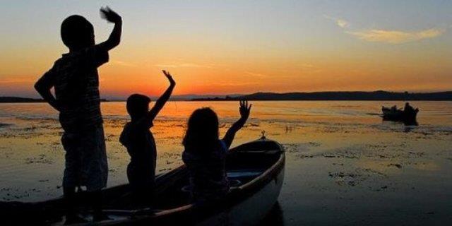 Gle gle gidin  <p>  &#8220;May you go laughing&#8221;