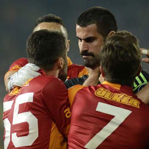 Fenerbah�e - Galatasaray derbisinde olay ...