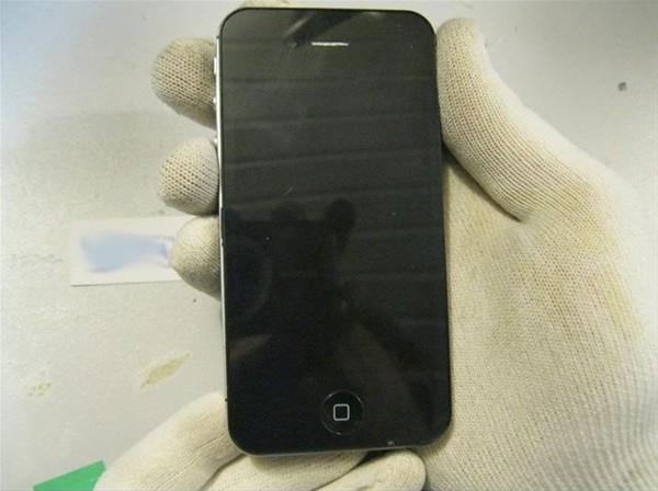 iPhone dolandrclnda snr tanmyorlar! Kapda deme seeneini kullanan mteriler telefonu anca her ey yolundaym gibi gsterilip kabul ettiriliyor.