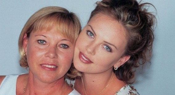 "Babam hastayd, bir alkolikti" diyen Charlize Theron o geceyi yle anlatmt: "Bizi fiziksel olarak deil ama szle taciz ederdi. Ve annemin yaptna gelince... Benim kzm da ayn durumda olsayd ben de ayn eyi yapardm." Theron ailesinin mutlu gnleri o korkun gecede sona erdi. Charlize ve annesi Gerda iin yeni bir hayat balad.