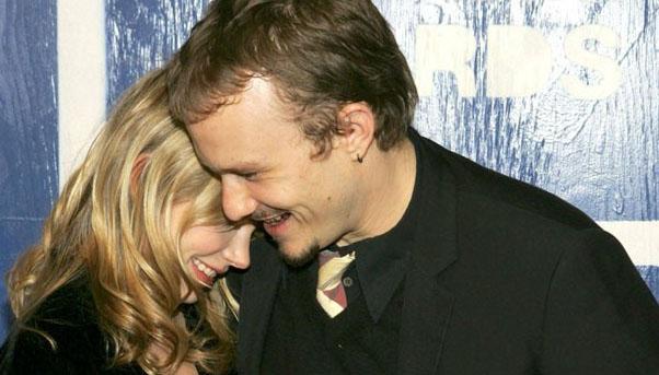 SEVEREK AYRILMILARDI<p>  Michelle Williams ile Heath Ledger birlikte oynadklar Brokeback Da filminin setinde ak oldular. Bir sre birlikteliklerini herkesten saklasalar da sonunda Williams, Ledger ile sevgili olduklarn hatta yaknda bir bebeklerinin dnyaya geleceini aklad.