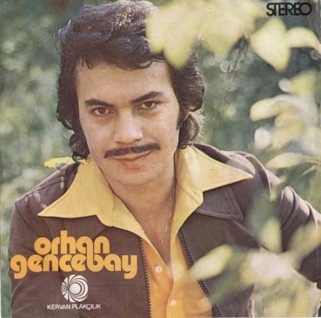 "ORHAN GENCEBAY'IN ELN PTM, &#8216;BERHUDAR OL EVLAT' DED"  Orhan Gencebay'n en mehur szn kendi azndan duymann byk bir mutluluk olduunu dile getiren Kekllolu, "Orhan Bey, bizi gerekten bir baba olarak karlad. Orhan Gencebay'n olu beni ilk grdnde ok ard. &#8216;Baba, resmen Orhan Gencebay gelmi' dedi. Orhan Gencebay bana &#8216;genliime benziyorsun' dedi. Benim en byk hayalim olan Orhan Gencebay'la tanmama vesile olan herkese teekkr ederim.