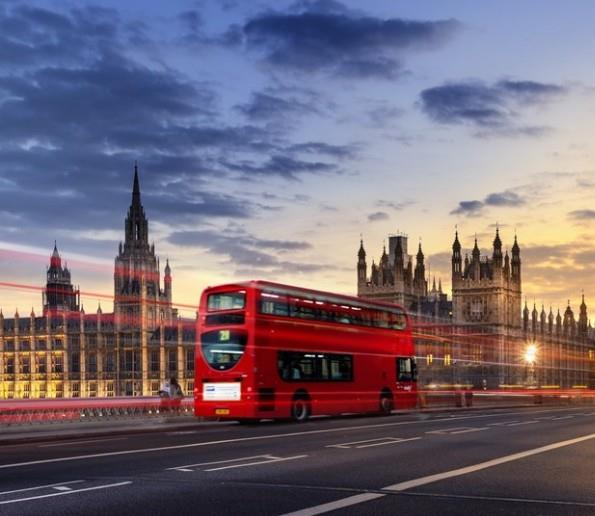 ngiltere'nin finans merkezi City of London, 2014 verilerine gre lke ekonomisine ylda yaklak 46 milyar sterlin seviyesinde katk salyor. Finans merkezi, Londra ekonomisinin yzde 14'n, lke ekonomisinin de yzde 3'n oluturuyor.