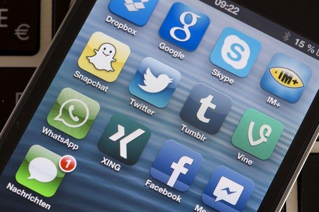 Mesaj okuyup-yazma tehlikeyi 20 kattan fazla artryor<br>  Uzmanlar lmcl trafik kazalarndaki artta akll telefonlarn rolne dikkat ekti.