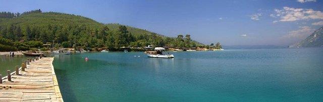 AKBK  <br>  Didim'den 20 km uzaklkta bulunan Akbk muhteem doas ve gzel sahilleri ile tam bir tatil mekan. Didim' de pek grmeye alk olmadmz yeil alanlar ve aalklar Akbk' de bolca var.