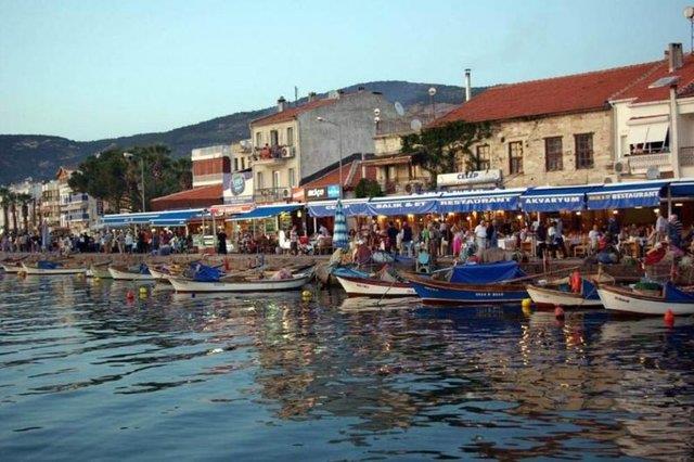 Foa<br>    Esiz gzellikteki Siren kayalklar ve antik kalntlar ile kltrel bir gezi yapmak isteyenler iin tek adres Foa olmal... stanbul'a uzakl 630 kilometre olan merkez grmeye deer eserlere ev sahiplii yapyor.