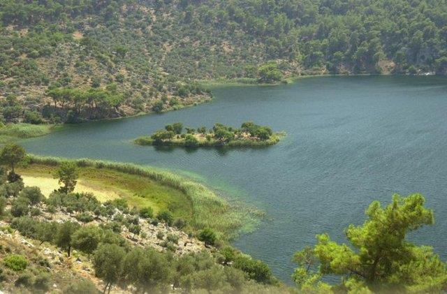 Dalaman<br>  Turistlerin denize en abuk kavutuklar, tarihi merkezlere yaknl, ve ilek hava alan ile Dalaman, yerli ve yabanc turistlerin gzdesi.