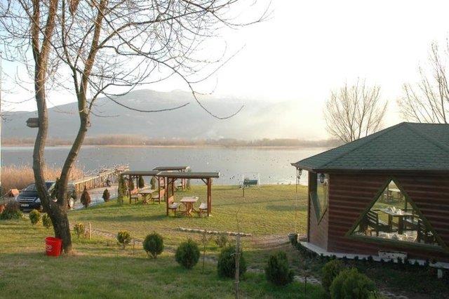 Sapanca<br>    Yeilin nanlmaz gzellikte ki tonlar ile Sapanca gl benzeri bulunmayan bitki dokusu ile konuklarna hem ifa hem de dinlenme olana sunuyor.