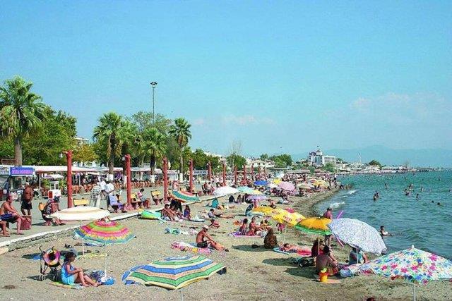 Akay<br>  Ege&#8217;nin masmavi sular ile Kazdalar&#8217;nn yemyeil doasnn bulutuu, buz gibi sularn akt, Kuzey Ege&#8217;nin incisi Akay...