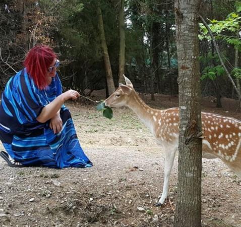 EMEL MFTOLU    Bana gvendi... Hi yle kolay sanmayn dnyann en rkek hayvan