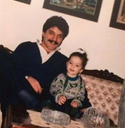 MERVE BOLUUR<br>    En yakkl en karizmatik baba bende... Tm babalarn babalar gnn kutlarm!