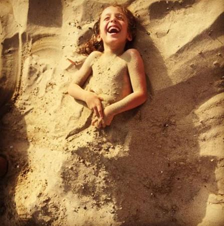 Ceyda Dvenci  <br>  Merhabaaaa kumsal... Gnaydn....