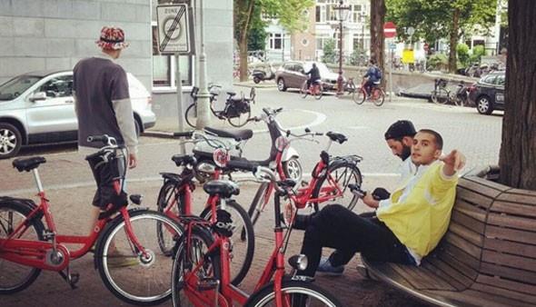 FIRAT ALTUNMEE    Siyah kuak