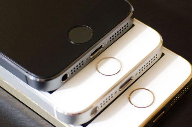 Bununla birlikte yeni bir dedikodu, OLED ekranlara geiin iPhone 7S'te gerekleeceini sylyor. Yeni ortaya kan Apple patentleri, iPhone 7'nin ekrannn daha zor krlabileceini gsteriyor.