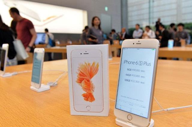 Apple iPhone 6, iPhone 6 Plus, iPhone SE, iPhone 6s ve iPhone 6s Plus modellerinin fiyatlarnda yzde 10 indirime gitti.