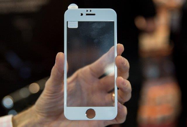 iPhone 7&#8217;nin nihai tasarm henz kesinlik kazanm deil, dolaysyla reticinin iPhone 7 iin hazrlad klflara imdilik iPhone 6s elik ediyor.