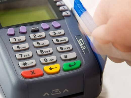 "Taksitli kredi kartlarnn kredi kartlar ierisindeki pay Haziran 2013 itibariyle yzde 56 dzeyine ykselmi, takipteki bireysel kredilerin dalmnda ise kredi kart alacaklar yaklak yzde 46 dzeyine ulamtr. Yaplan deerlendirmeler sonucunda Sermaye Yeterlilii Mevzuat, Karlk Mevzuat ve Kredi Kartlar Mevzuatnda aada aklanan deiikliklerin yaplmas ngrlmektedir."