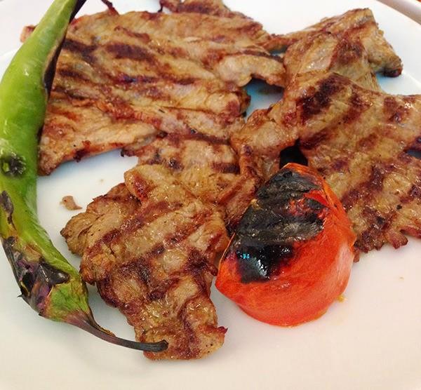 rnein; zgara ette yksek s ve et suyunun damlamas ile; stte pastrize ve kaynama ilemlerinde; baln piirildikten sonra suyunun dklmesiyle B12 vitamininin etkinlii olduka azalr.