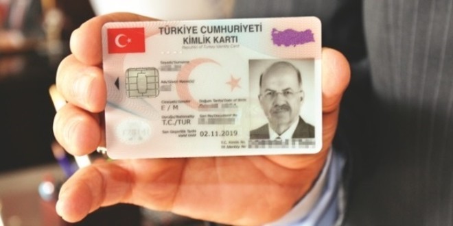 YABANCIYA KMLK: Trkiye&#8217;de ikamet izni bulunan yabanclar, kimlik numaras verilerek &#8220;yabanclar&#8221; ktne kaydedilecek. kamet izni aranmakszn kimlik numaras vermeye ise ileri Bakanl yetkili olaca