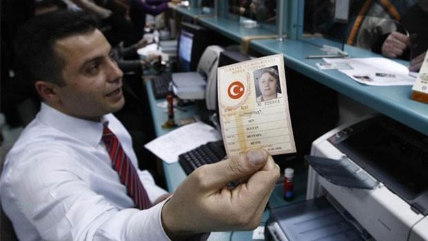 Hkmet, mftlere evlendirme yetkisi veren dzenlemede nfus ve vatandalk ileriyle ilgili de nemli deiiklikler yapyor.