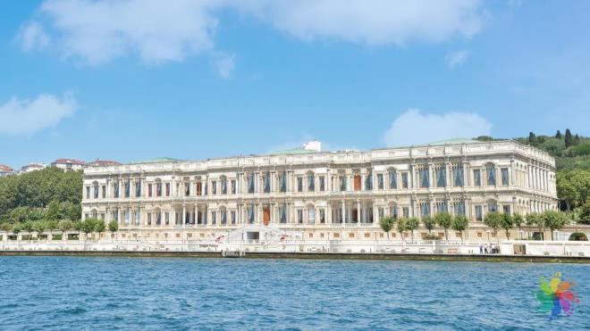 20. raan Saray<p>  raan Saray, yapm 1874 ylnda tamamlanan stanbul&#8217;un nl saraylarndan biridir. Yapmnn yaklak 4.5 milyon altna mal olduu dnlen saray, 1990 ylnda yenilenerek gnmzde lks bir otel ve organizasyon merkezi olarak hizmet vermektedir.