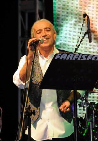 ... Yani o bayram alnan ayakkaby  bayram kullanrdm. Onun iin de ayakkablarma gzm gibi bakardm.