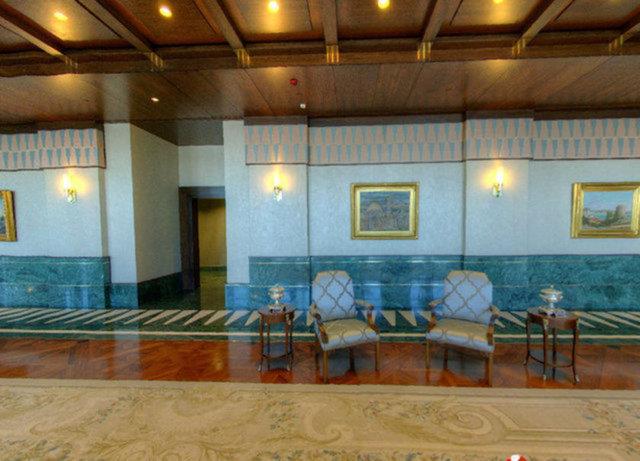 Klliyedeki, Betepe Millet Camii, Kongre ve Kltr Merkezi ile bnyesinde 5 milyon eser barndracak ve kullanclara 24 saat hizmet verecek Cumhurbakanl Ktphanesi'nin tm detaylaryla projelendirilmi halka ak mekanlar olduu vurguland.