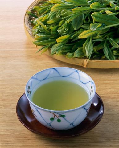 Ye�il �ay En iyi zay�flama yard�mc�lar�ndan biri olan ye�il �ayda, fayday� sa�layan kafein de�il, kate�inler ad� verilen ve metabolizmay� h�zland�rarak ya� yak�m�n� art�ran antioksidanlar. Gece i�ildi�inde uykuyu ka��rabiliyor...