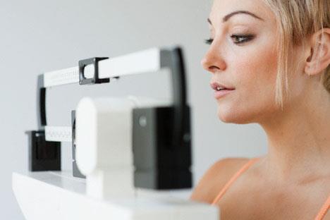 Kilo vermek i�in yemek yemeyi azaltmak ve egzersiz yapmak �art. Yediklerinizin i�eri�ini de�i�tirerek, i�tah�n�z� azaltmak ve kilo vermek m�mk�n. ��te kilo vermeye yard�mc� besinler: