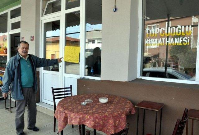 Darda ay iip gidiyorlar. Bu, salgnn dier mterilerime bulamamas iin aldm bir nlem. Grip hastal da zellikle yal insanlar ok etkiliyor. nsanlar bilinlensin. Hastal tayan, hastal atlattktan sonra evinden ksn" dedi.