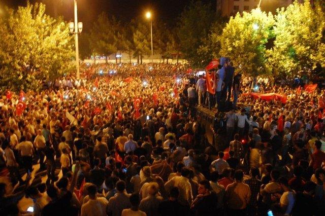 Adyaman'da halk sokaa dkld.