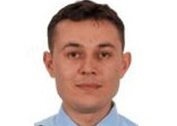 FET'nn darbe giriimi srasnda, Cumhurbakan Recep Tayyip Erdoan'n ayrlmasnn ardndan Marmaris'te konaklad otele yaanan atmada ehit olan Cumhurbakanl koruma polisi Mehmet etin.