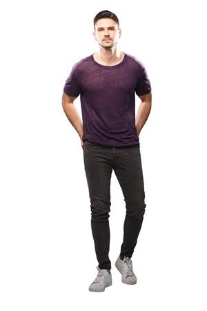 Tolgahan Sayman: &#8220;Hak, adalet en ksa zamanda yerini bulacak ve aydnla kavuulacaktr. Tarihte ei benzeri grlmemi bir terr saldrsna kar tek yumruk snav veriyoruz. Bayramzn renkleri her eyi en iyi biimde aklar. Allah, Trkiye Cumhuriyeti&#8217;nin ve tm insanlarmzn yardmcs olsun.&#8221;